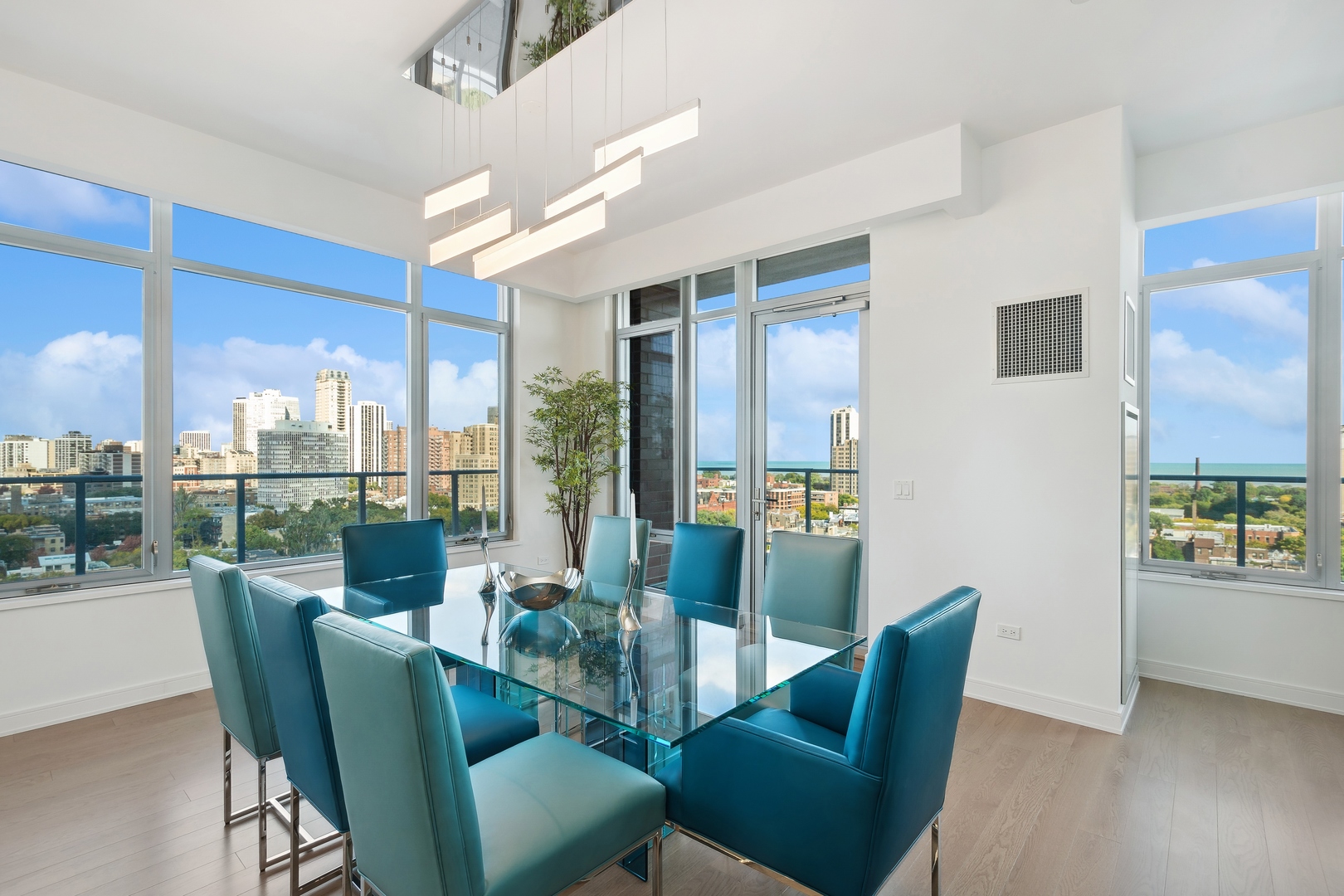 540 W Webster Unit: 1104