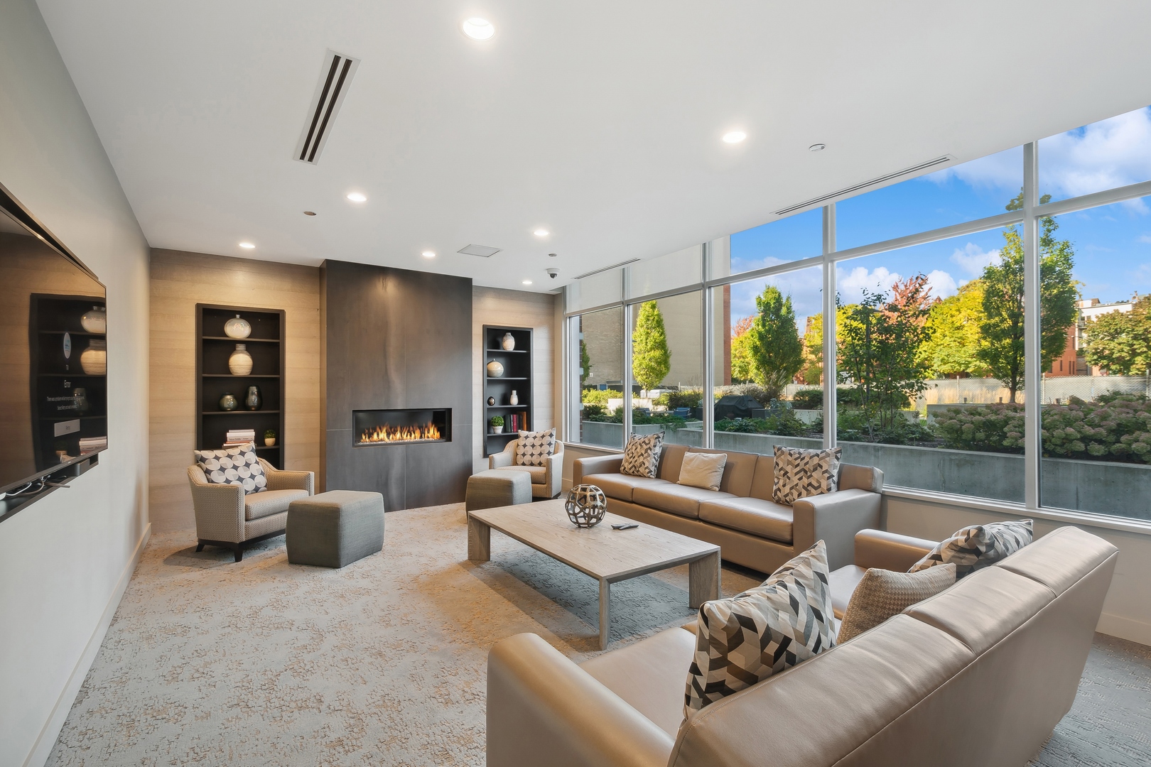 540 W Webster Unit: 1104