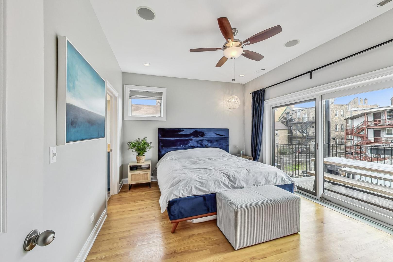 1441 W Augusta Boulevard Unit: 2E