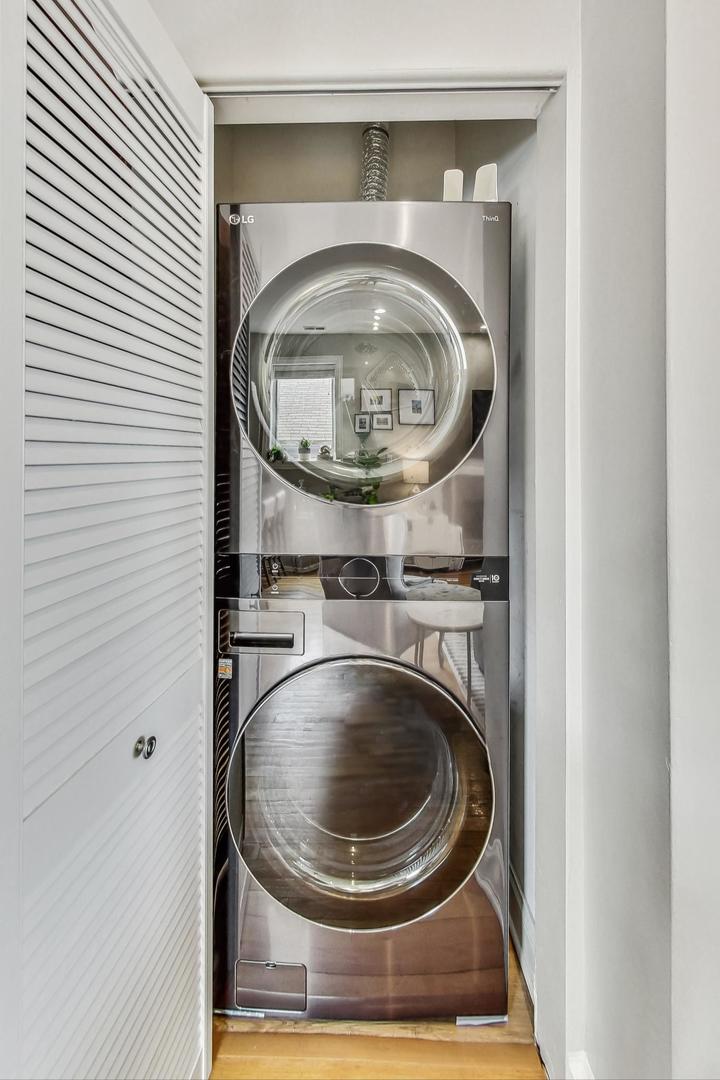 1441 W Augusta Boulevard Unit: 2E