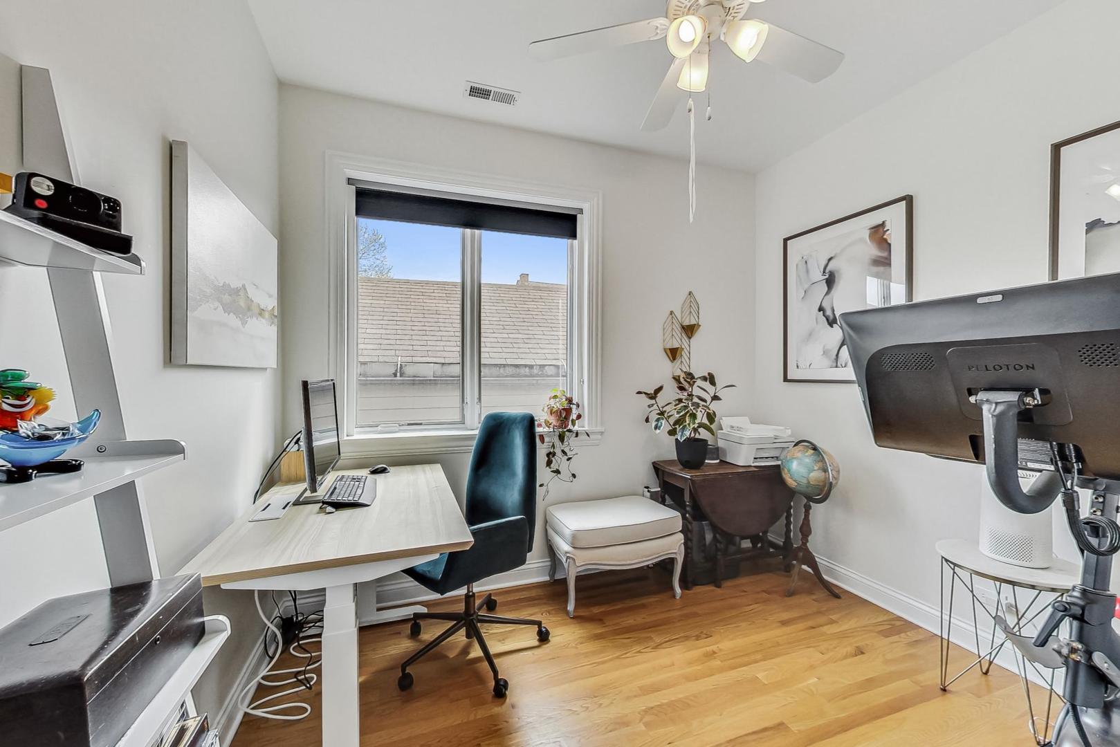 1441 W Augusta Boulevard Unit: 2E