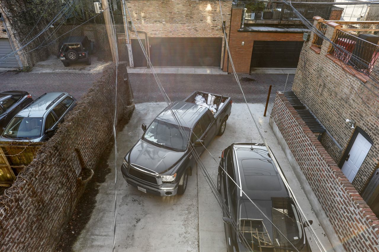 2242 N Halsted Street Unit: GDN