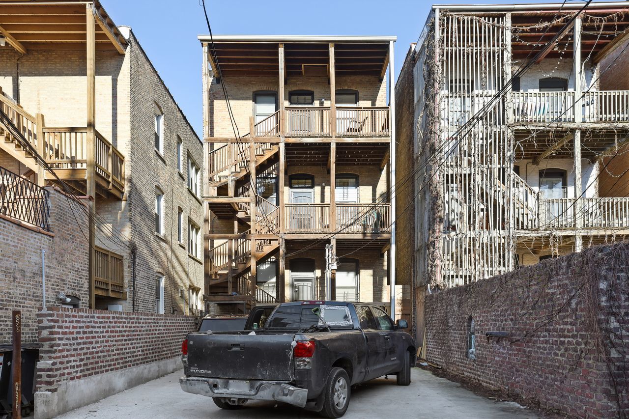 2242 N Halsted Street Unit: GDN