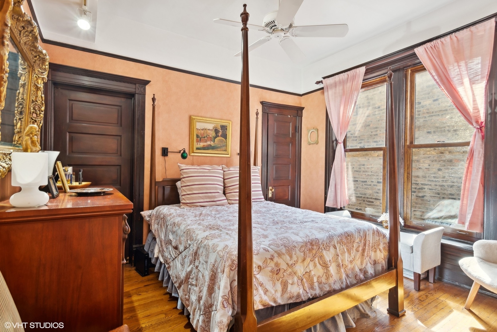 2733 N Hampden Court Unit: 2FR