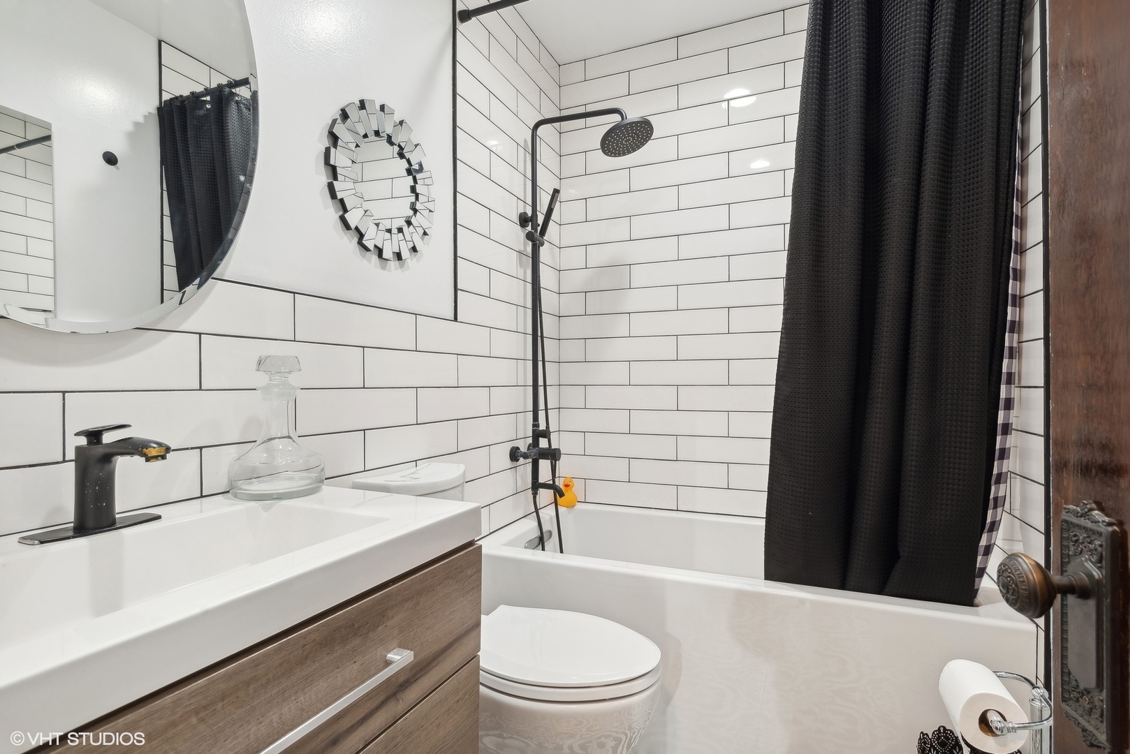 2733 N Hampden Court Unit: 2FR