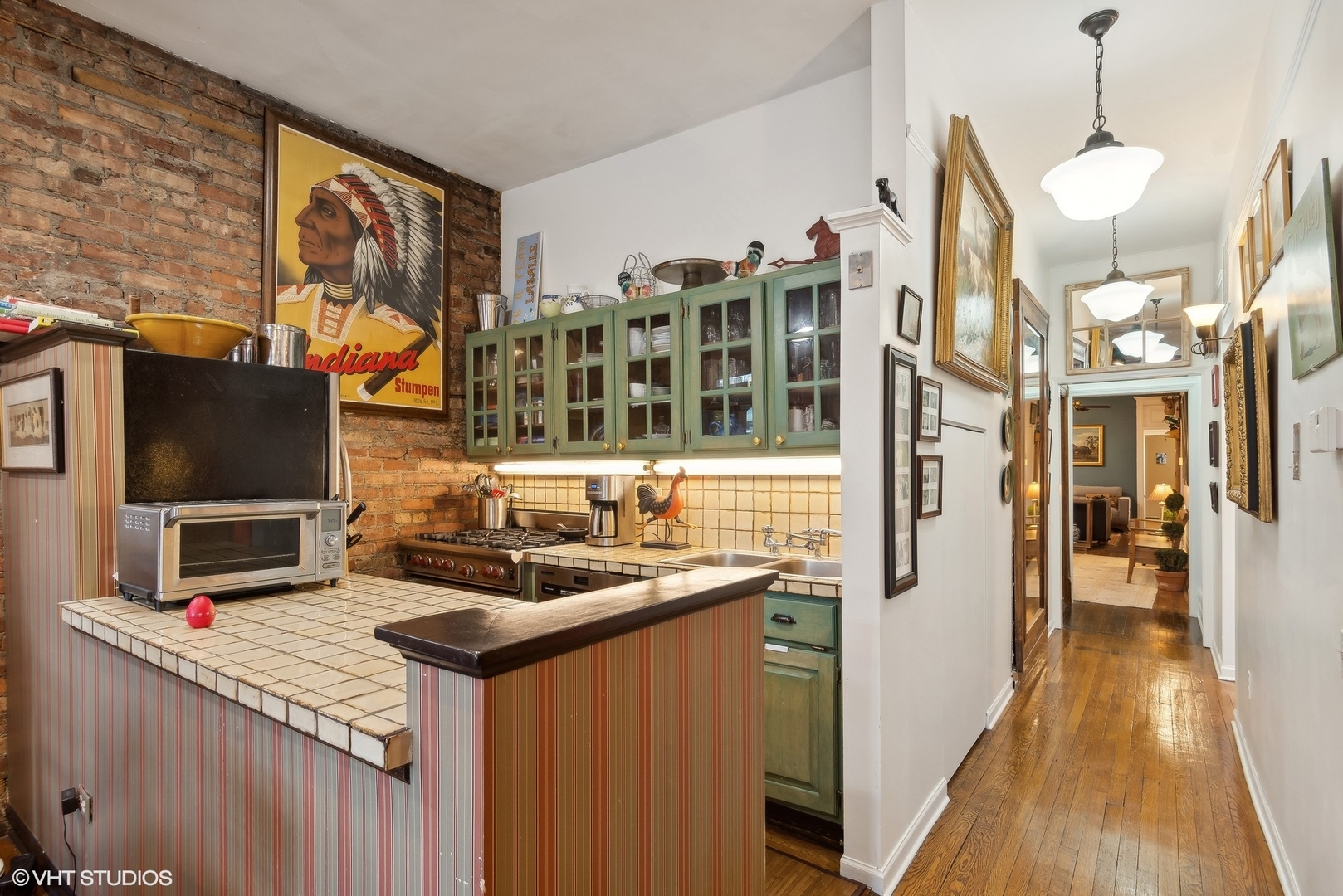 2733 N Hampden Court Unit: 2FR