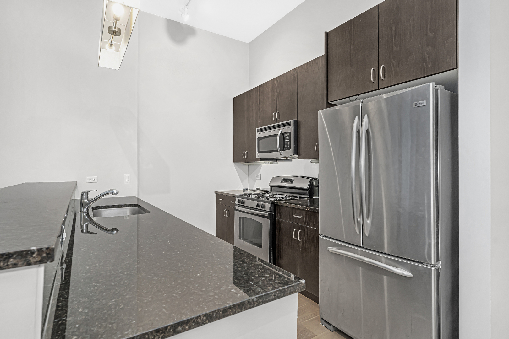 125 S Green Street Unit: 202A