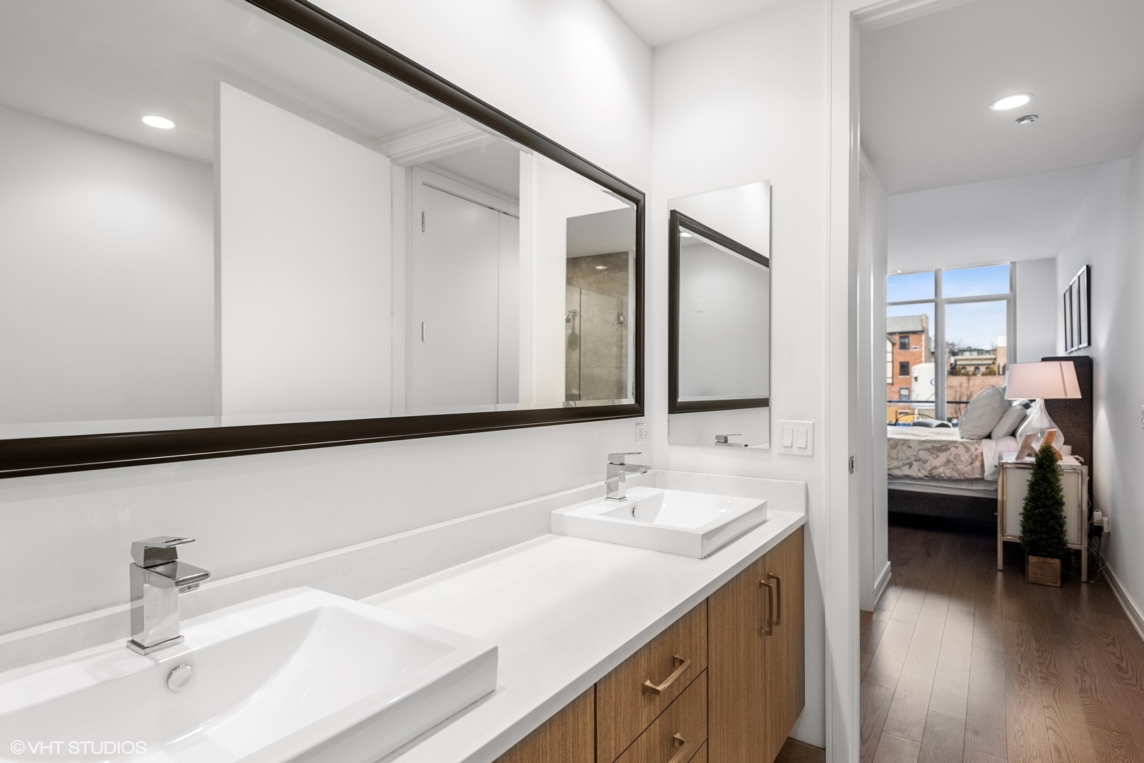 540 W Webster Avenue Unit: 201