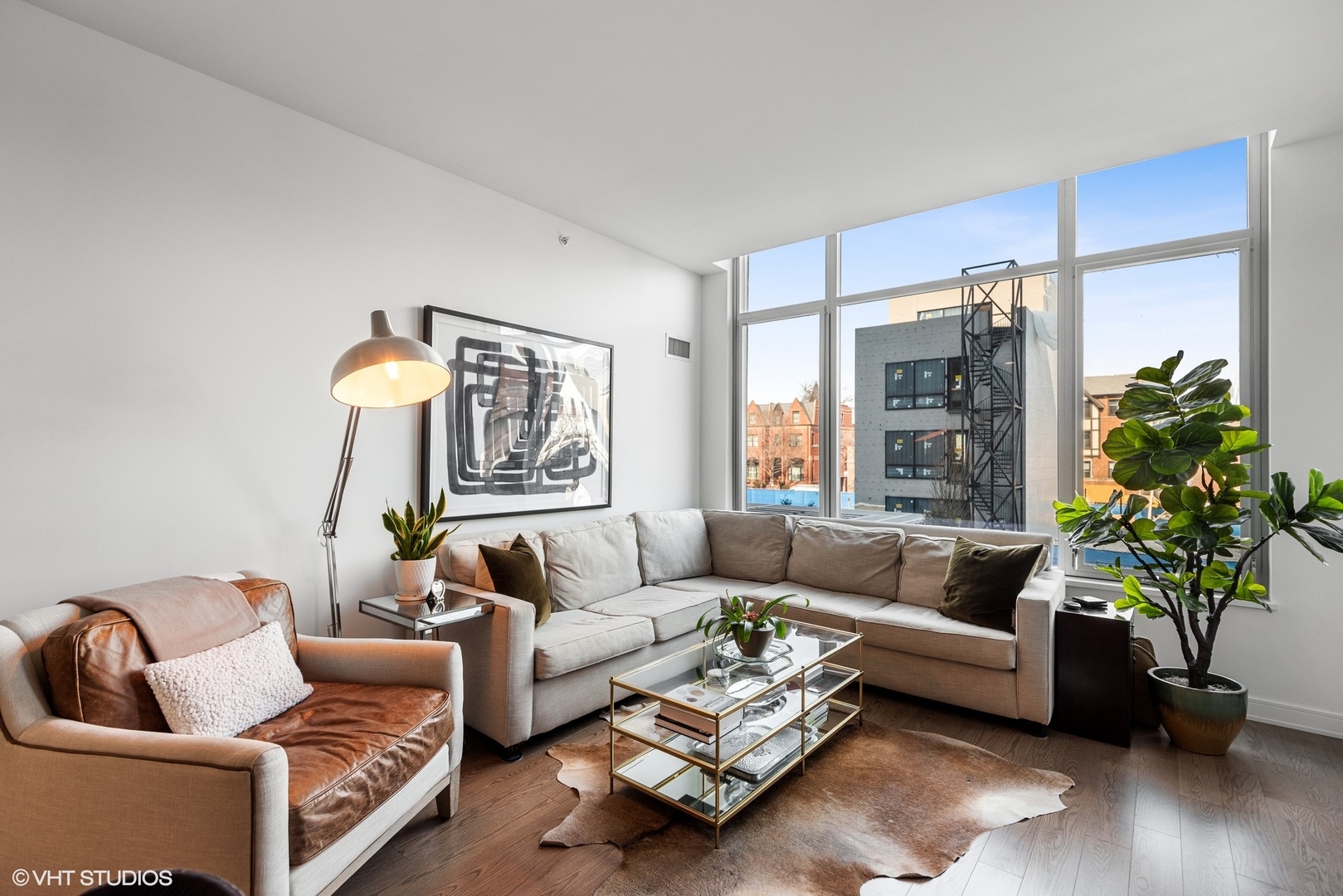 540 W Webster Avenue Unit: 201