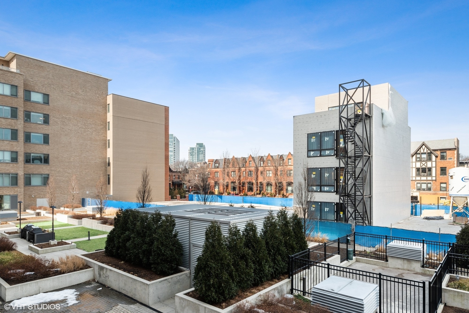 540 W Webster Avenue Unit: 201