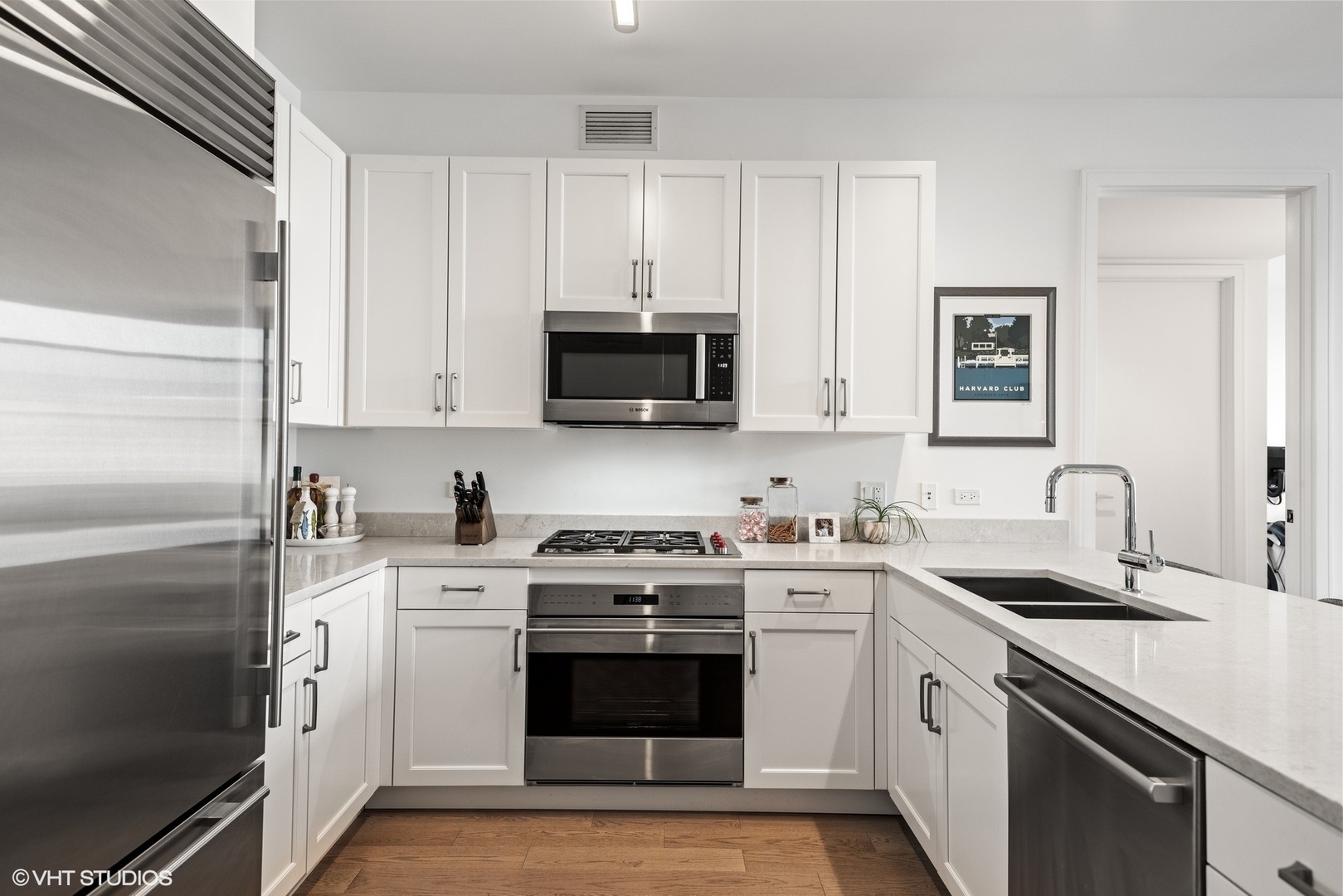 540 W Webster Avenue Unit: 201