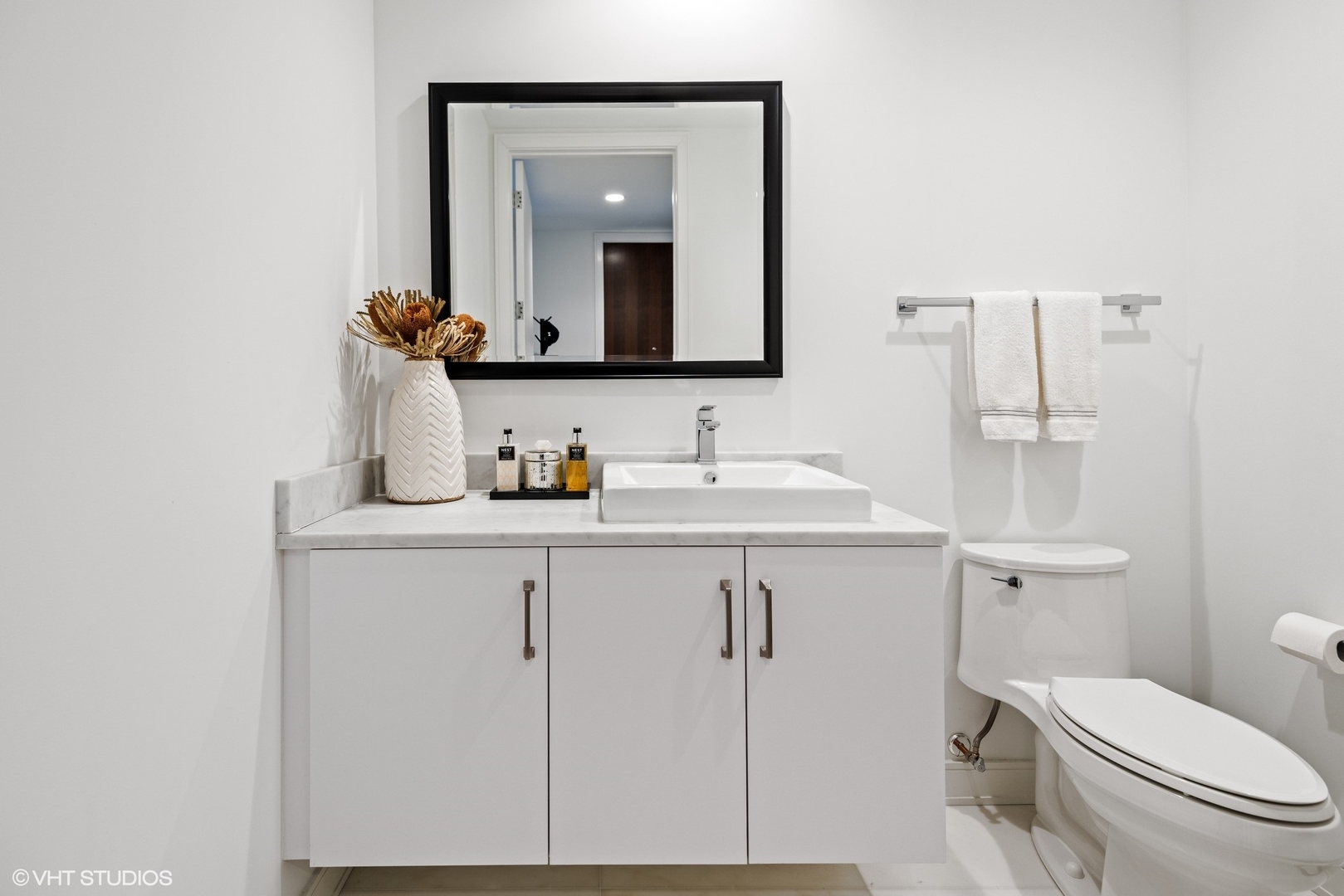 540 W Webster Avenue Unit: 201