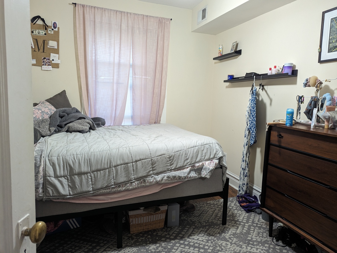 2337 W MCLEAN Avenue Unit: 1