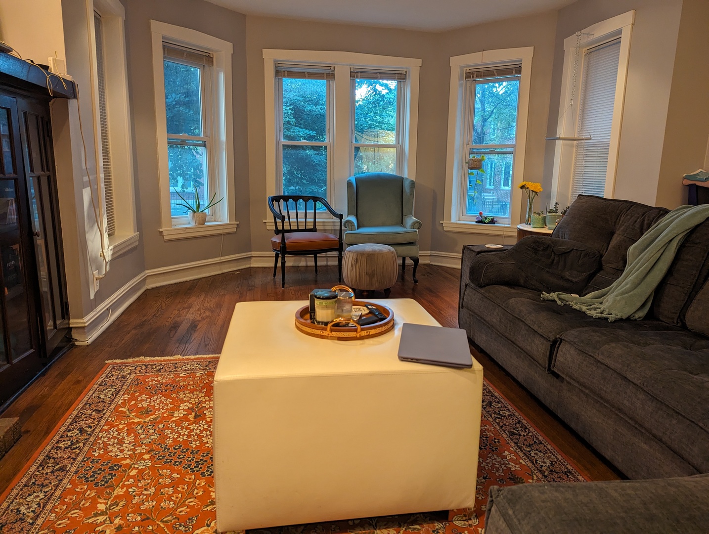 2337 W MCLEAN Avenue Unit: 1