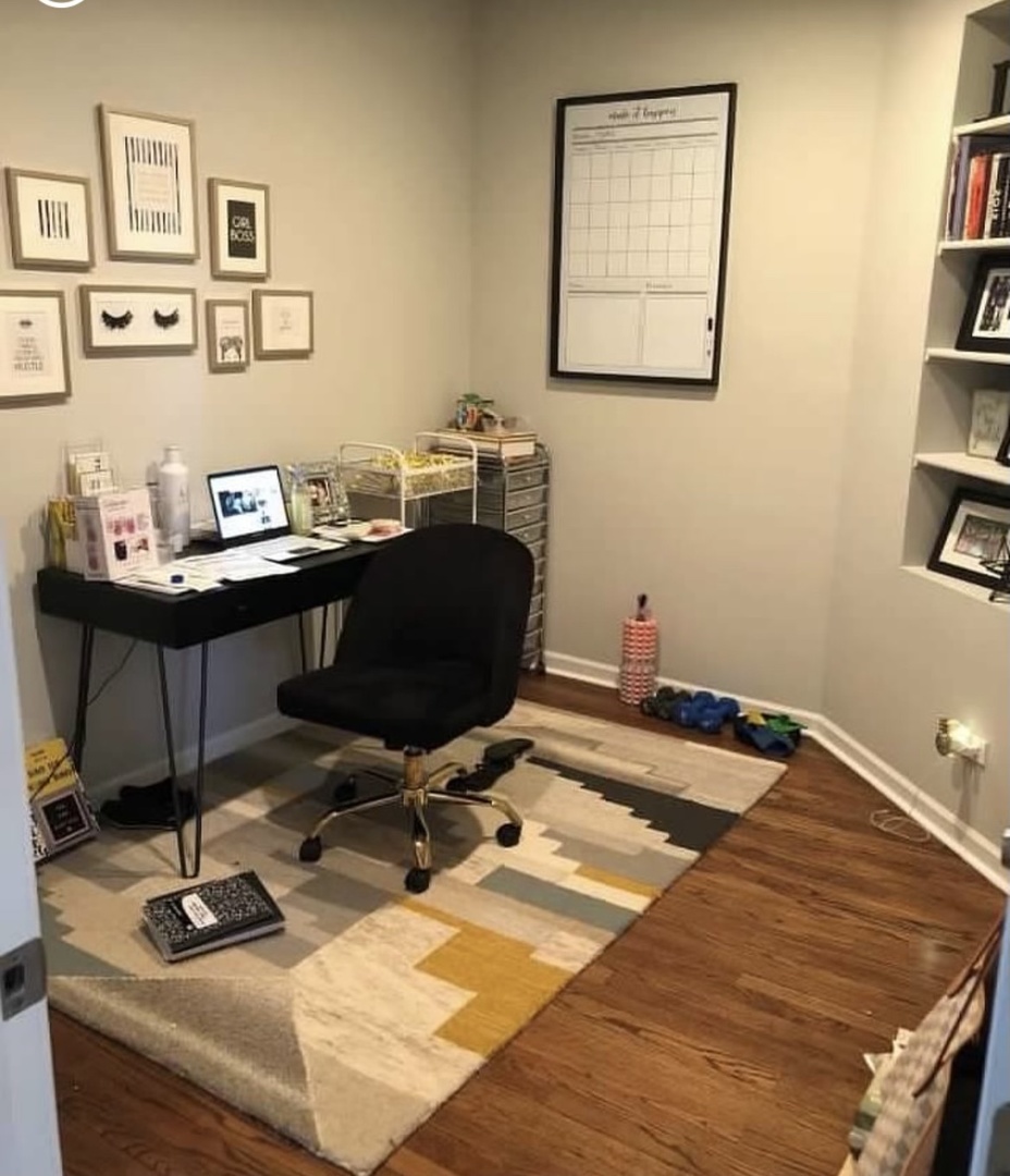 3839 N Western Avenue Unit: 201