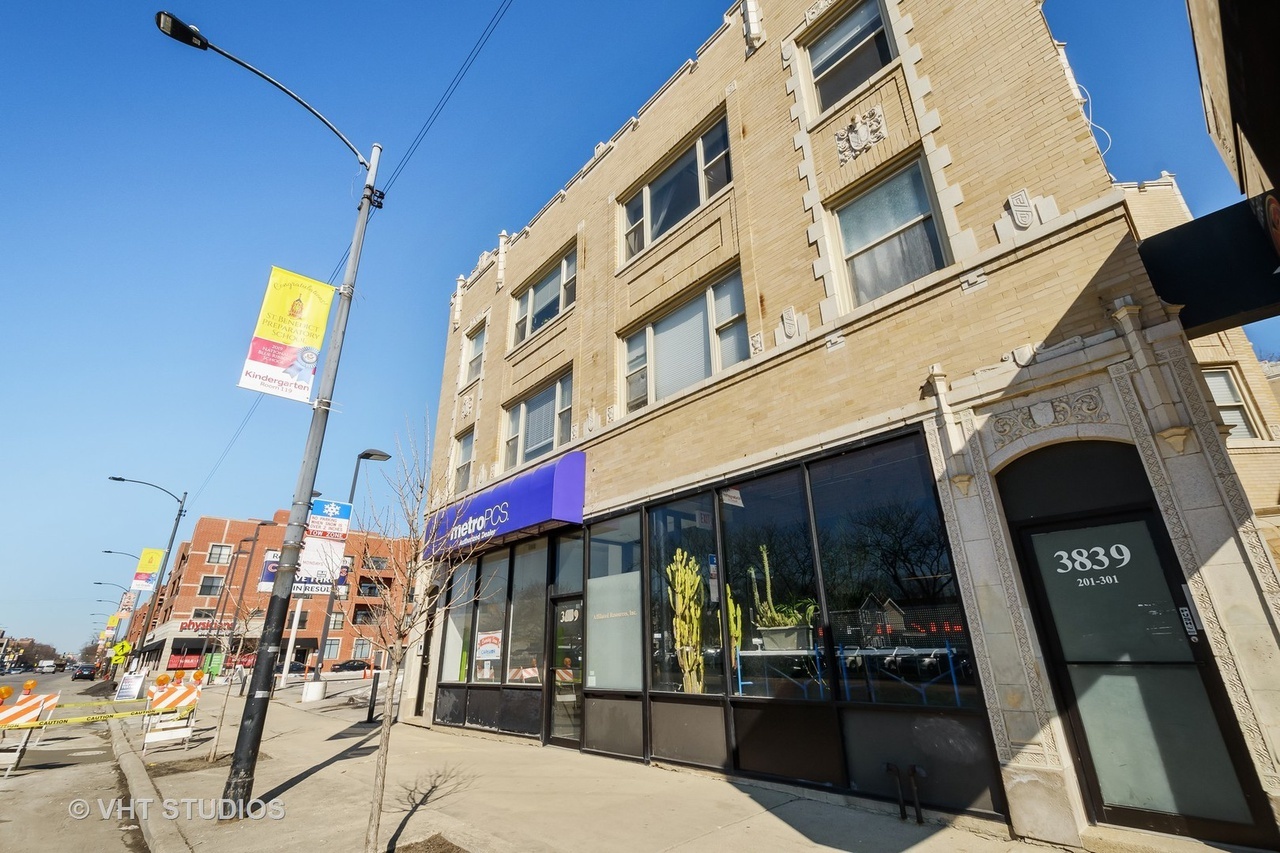 3839 N Western Avenue Unit: 201
