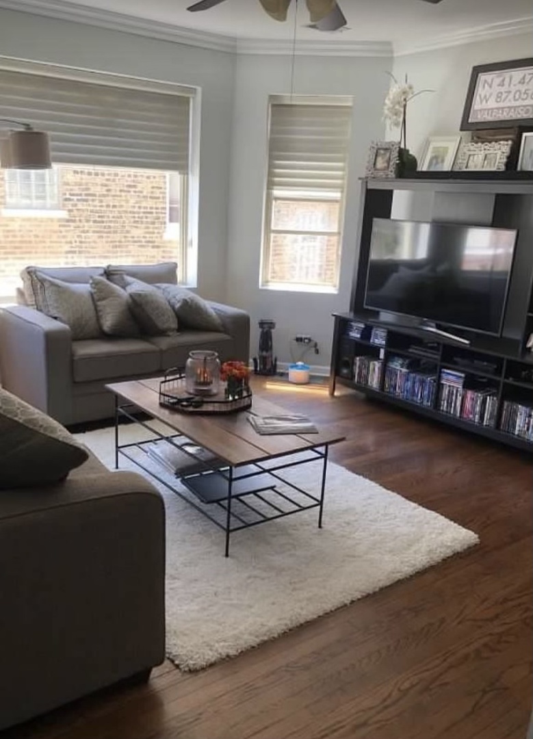 3839 N Western Avenue Unit: 201