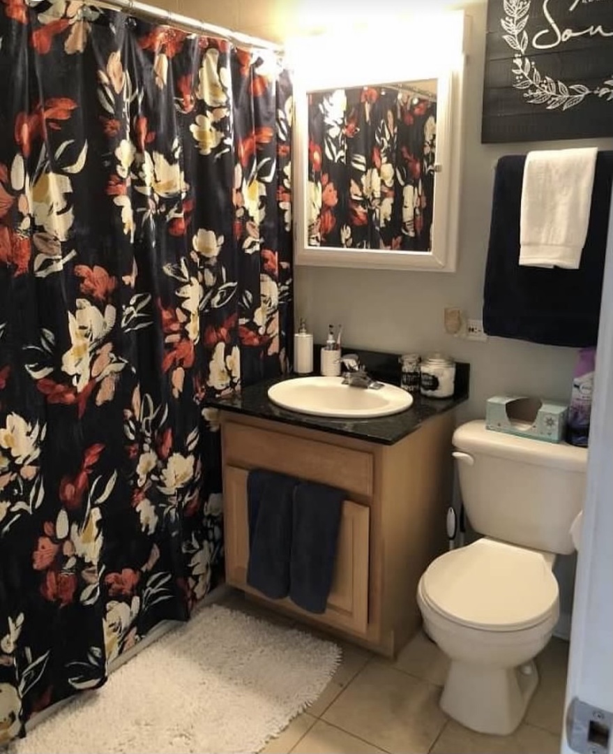 3839 N Western Avenue Unit: 201