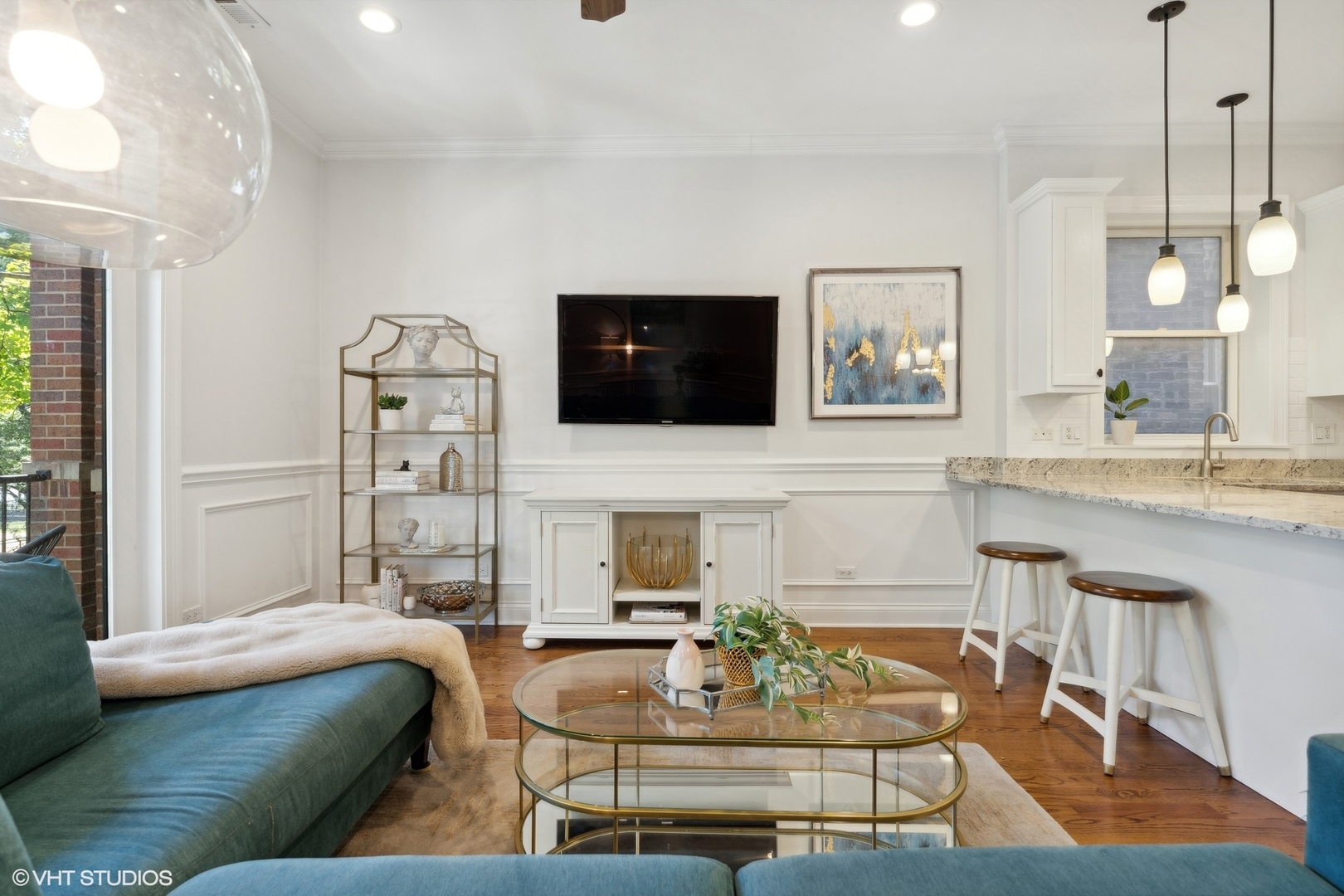 6044 N WASHTENAW Avenue Unit: 2