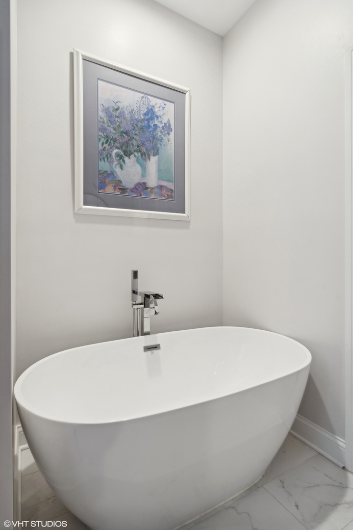 6044 N WASHTENAW Avenue Unit: 2