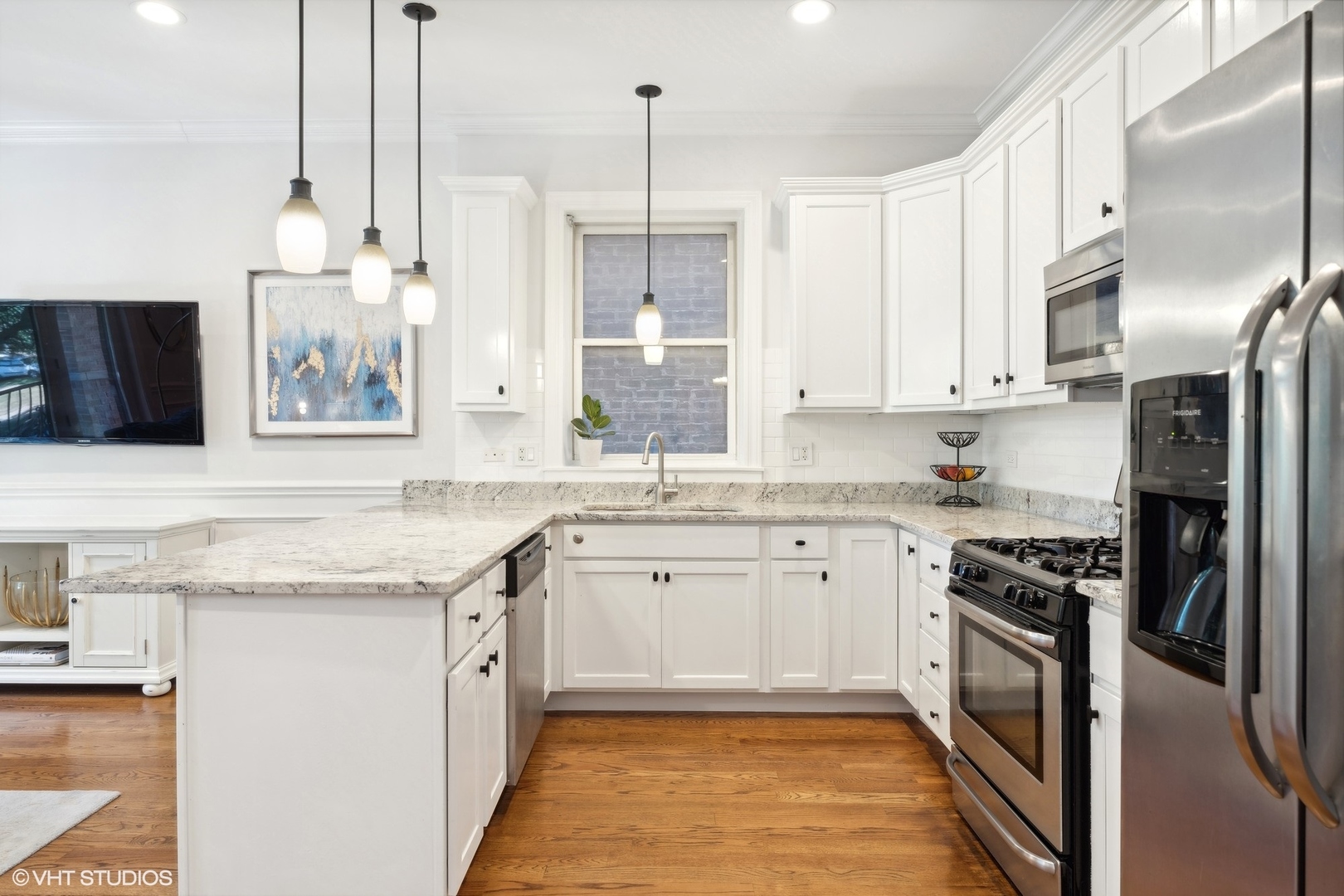 6044 N WASHTENAW Avenue Unit: 2