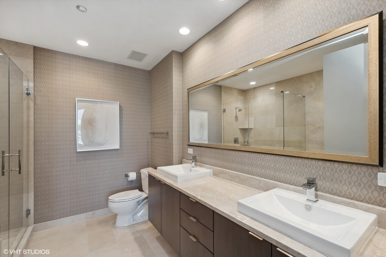 540 W Webster Avenue Unit: 402