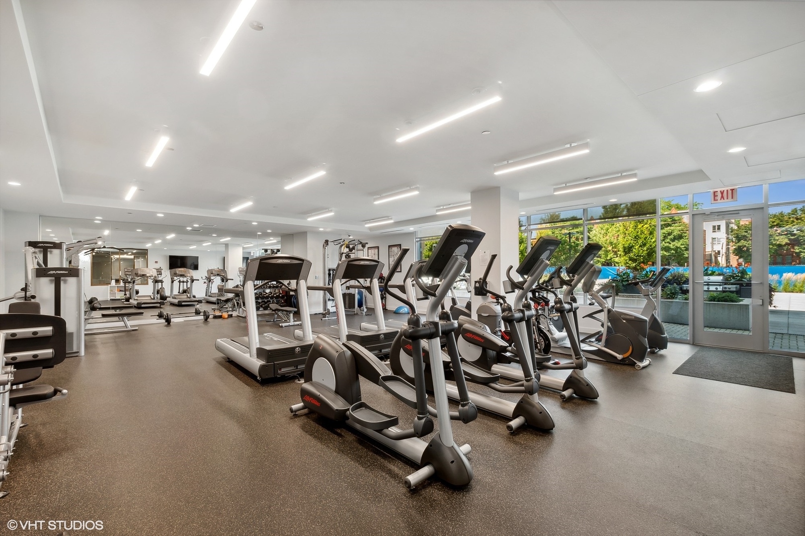 540 W Webster Avenue Unit: 402