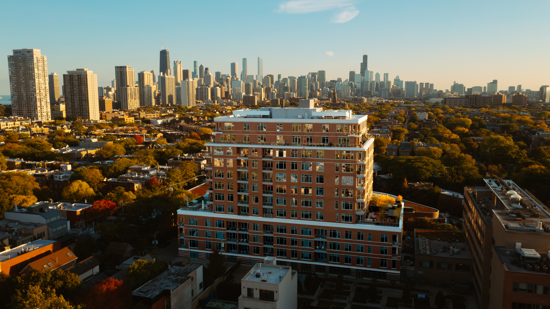 540 W Webster Avenue Unit: 402