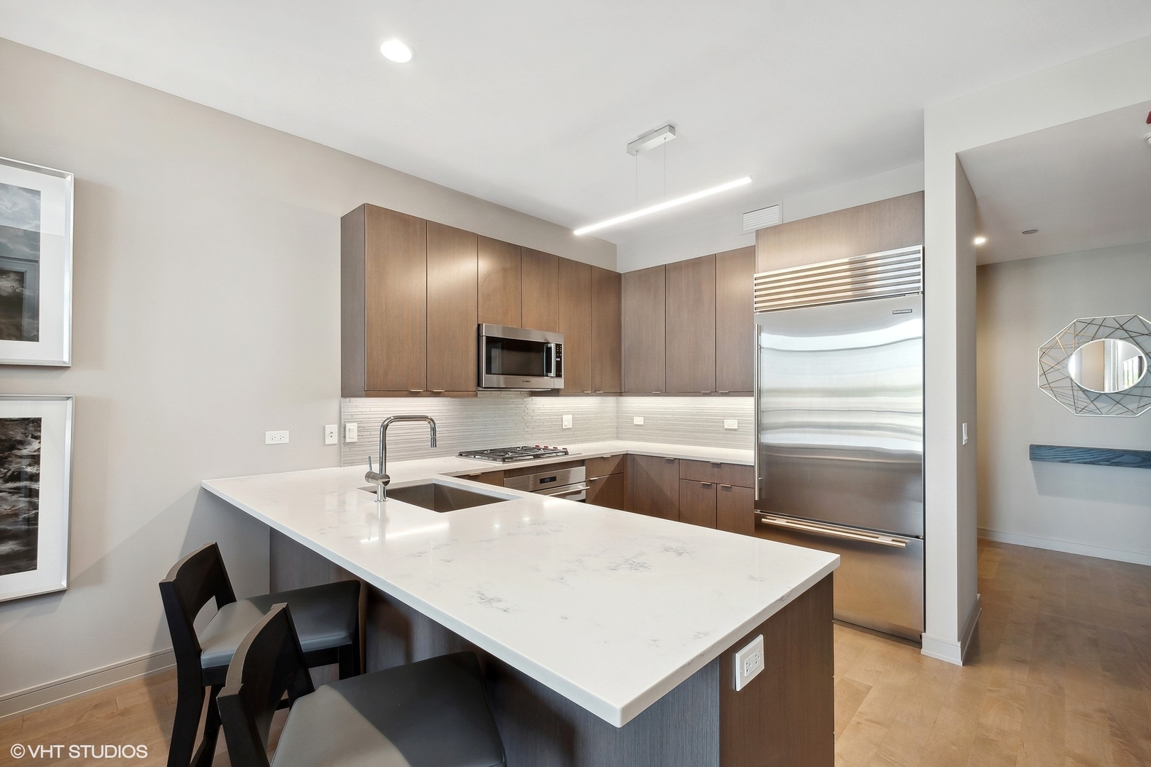 540 W Webster Avenue Unit: 402