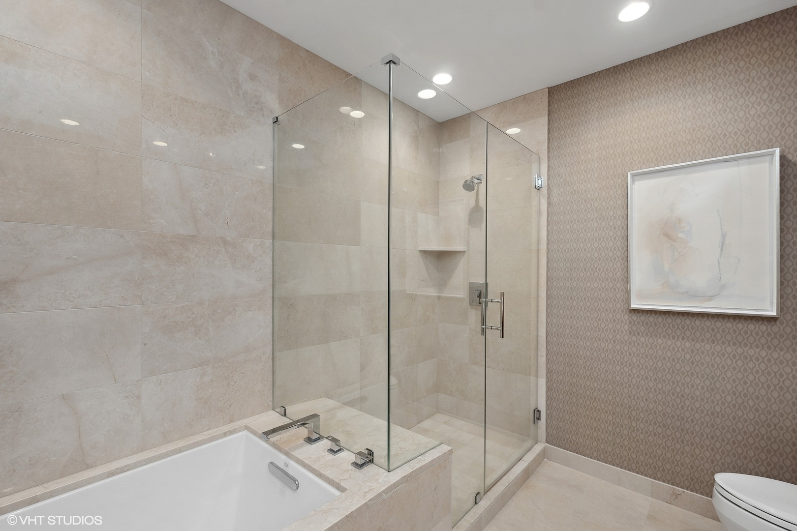 540 W Webster Avenue Unit: 402