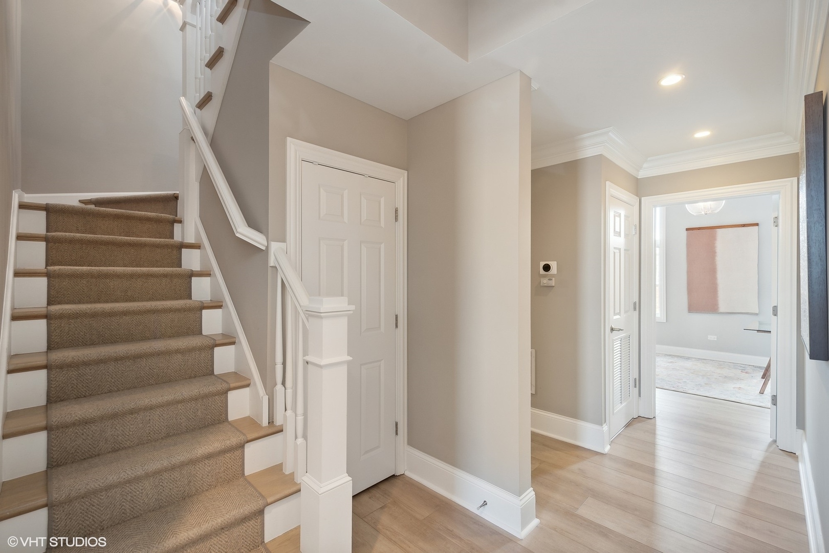 3207 N Clifton Avenue Unit: 303