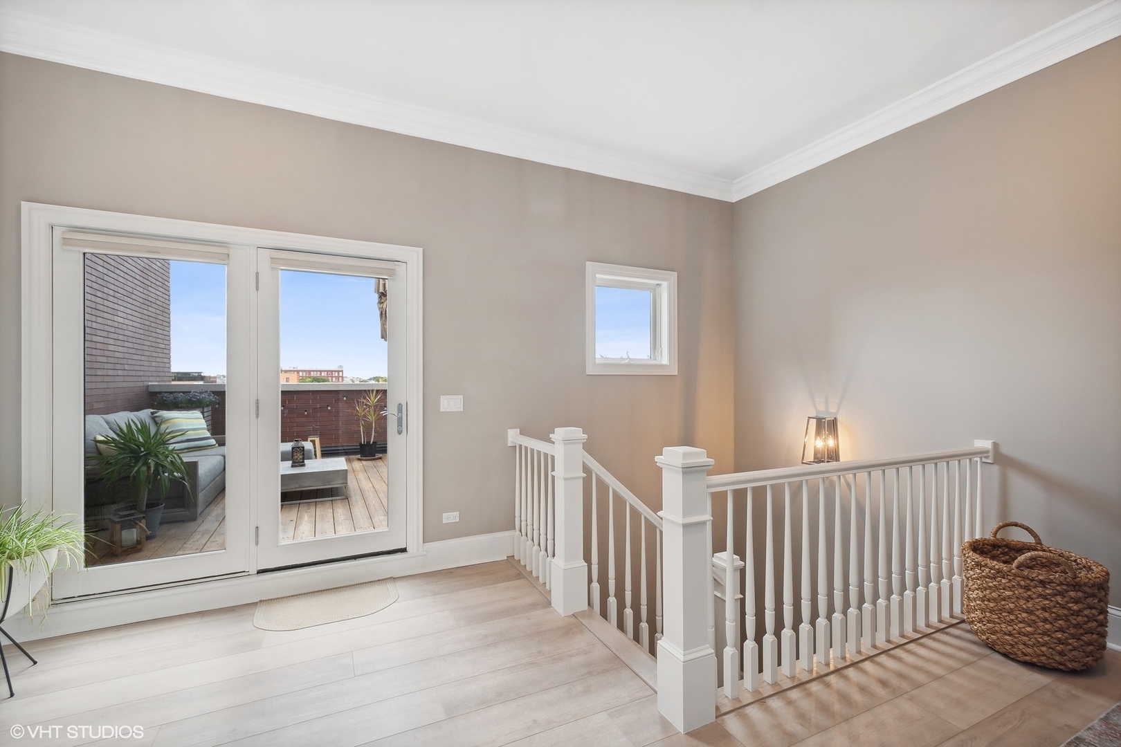 3207 N Clifton Avenue Unit: 303