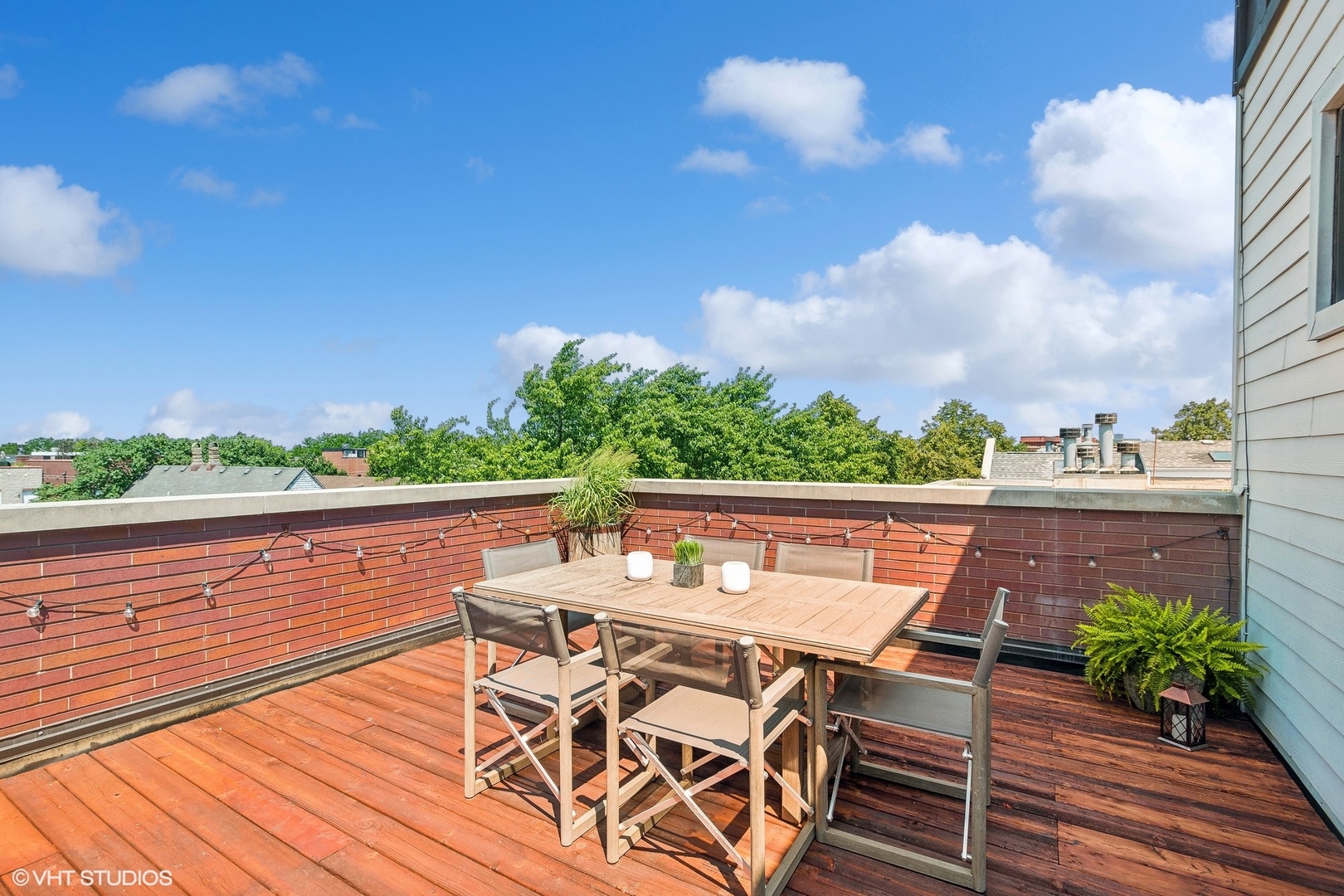 3207 N Clifton Avenue Unit: 303