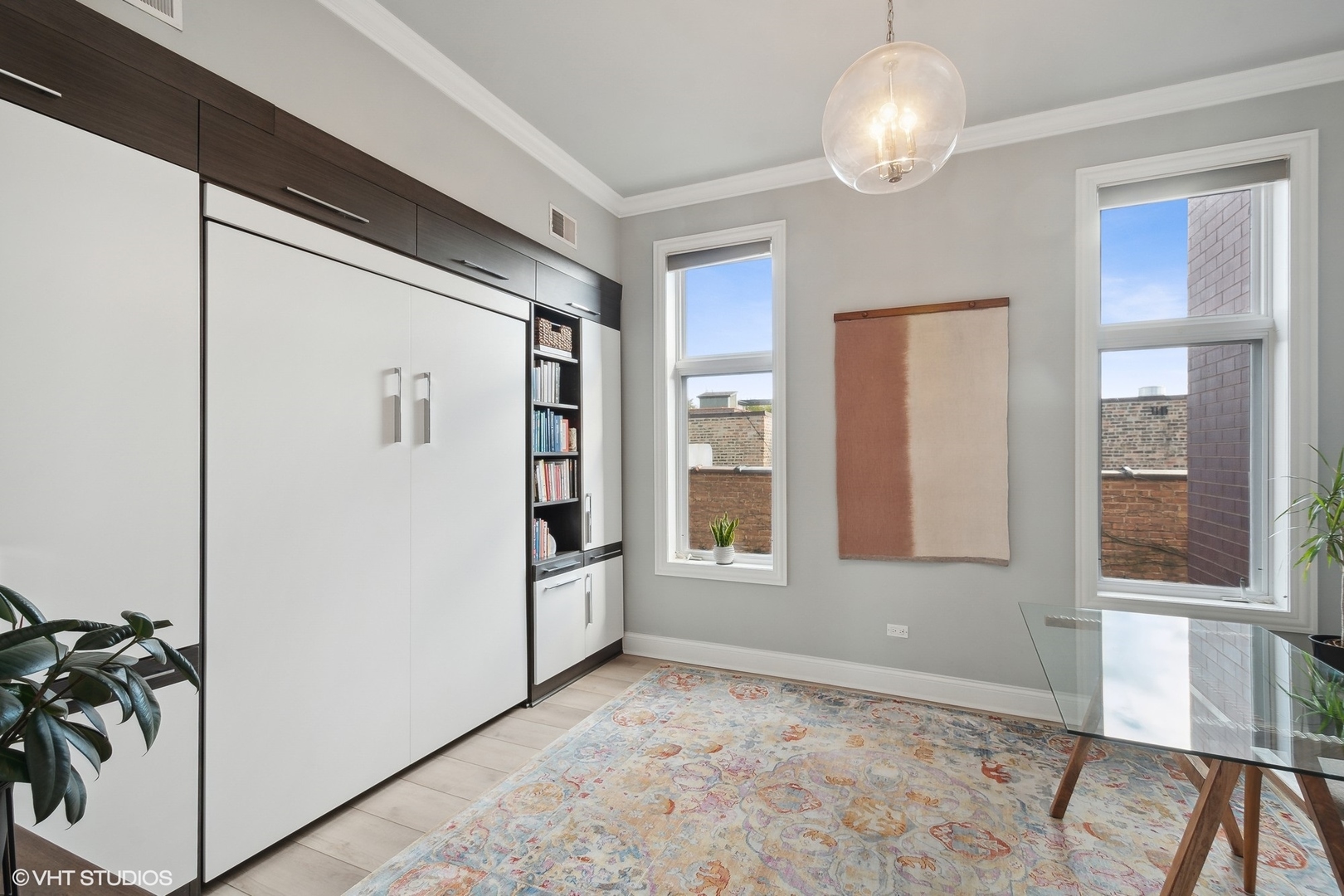 3207 N Clifton Avenue Unit: 303