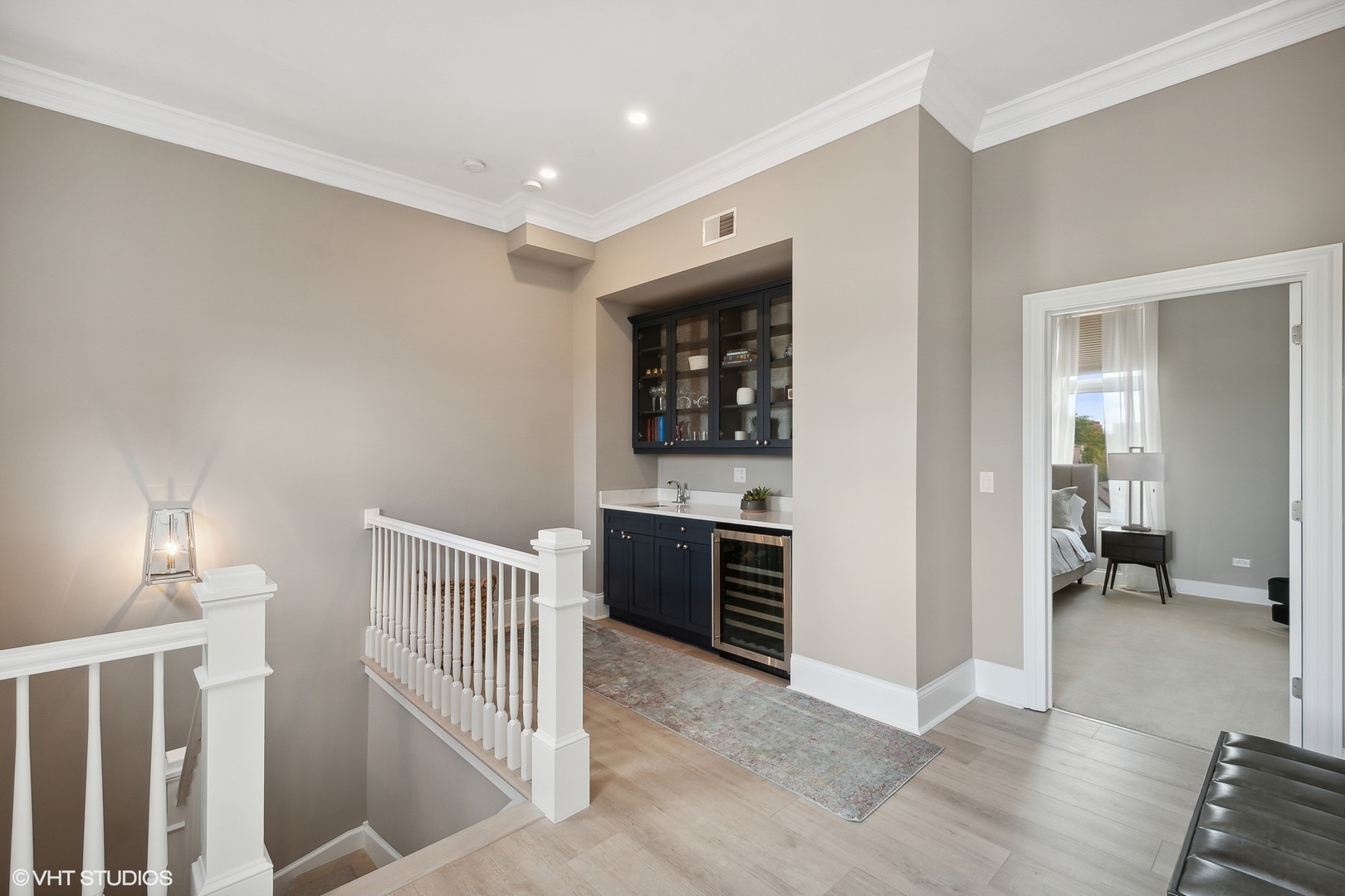 3207 N Clifton Avenue Unit: 303