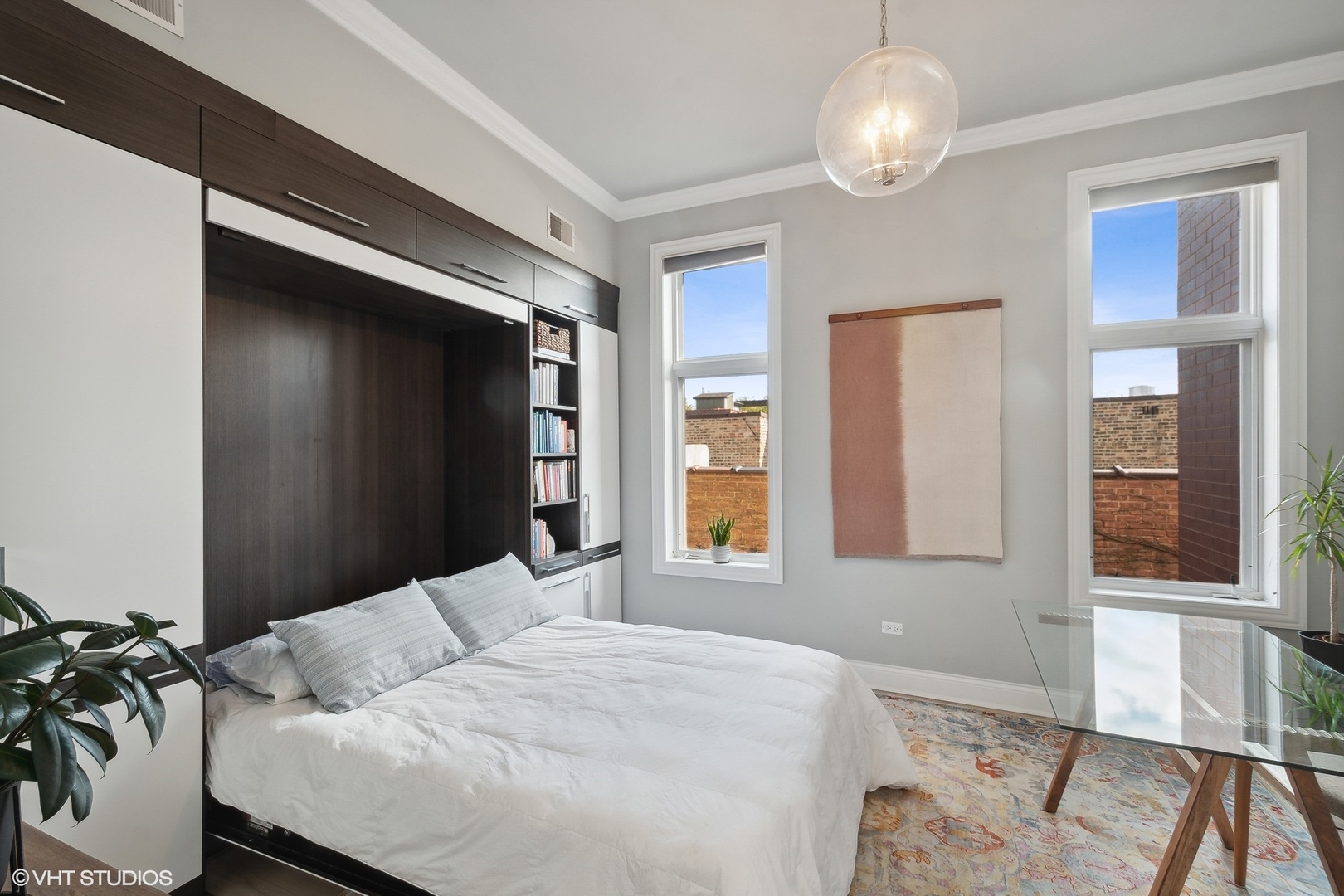 3207 N Clifton Avenue Unit: 303