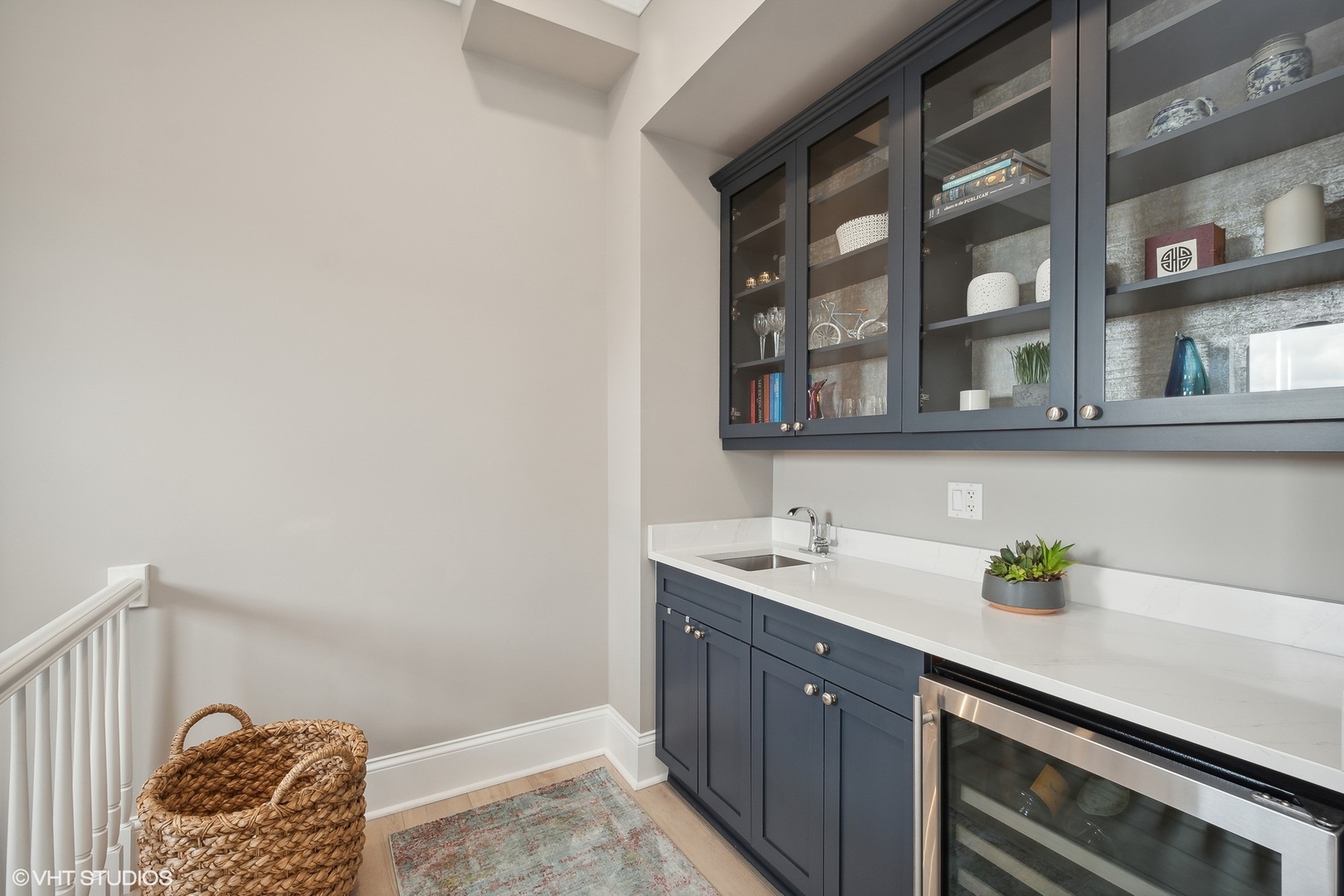 3207 N Clifton Avenue Unit: 303