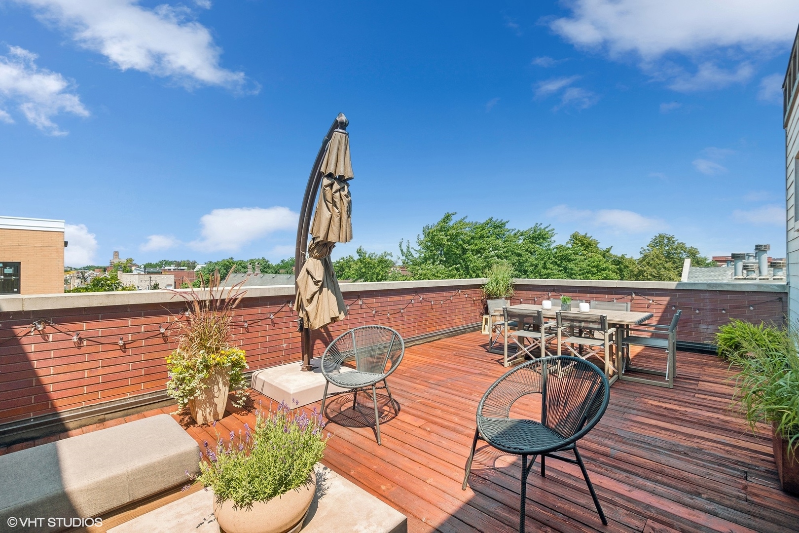 3207 N Clifton Avenue Unit: 303