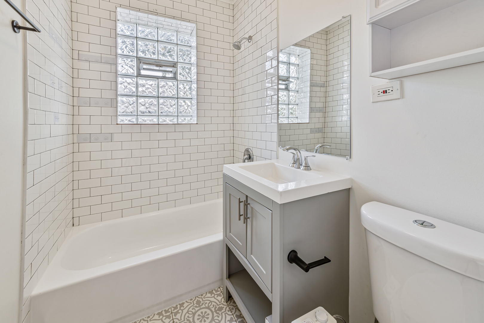 3501 N Albany Avenue Unit: 1