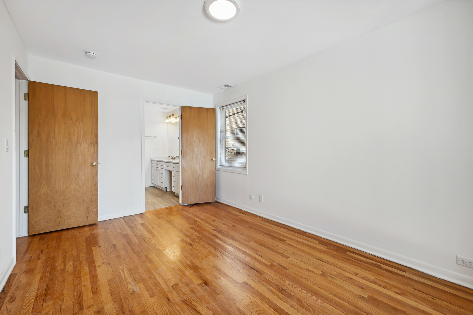 1948 W Byron Street Unit: 2B