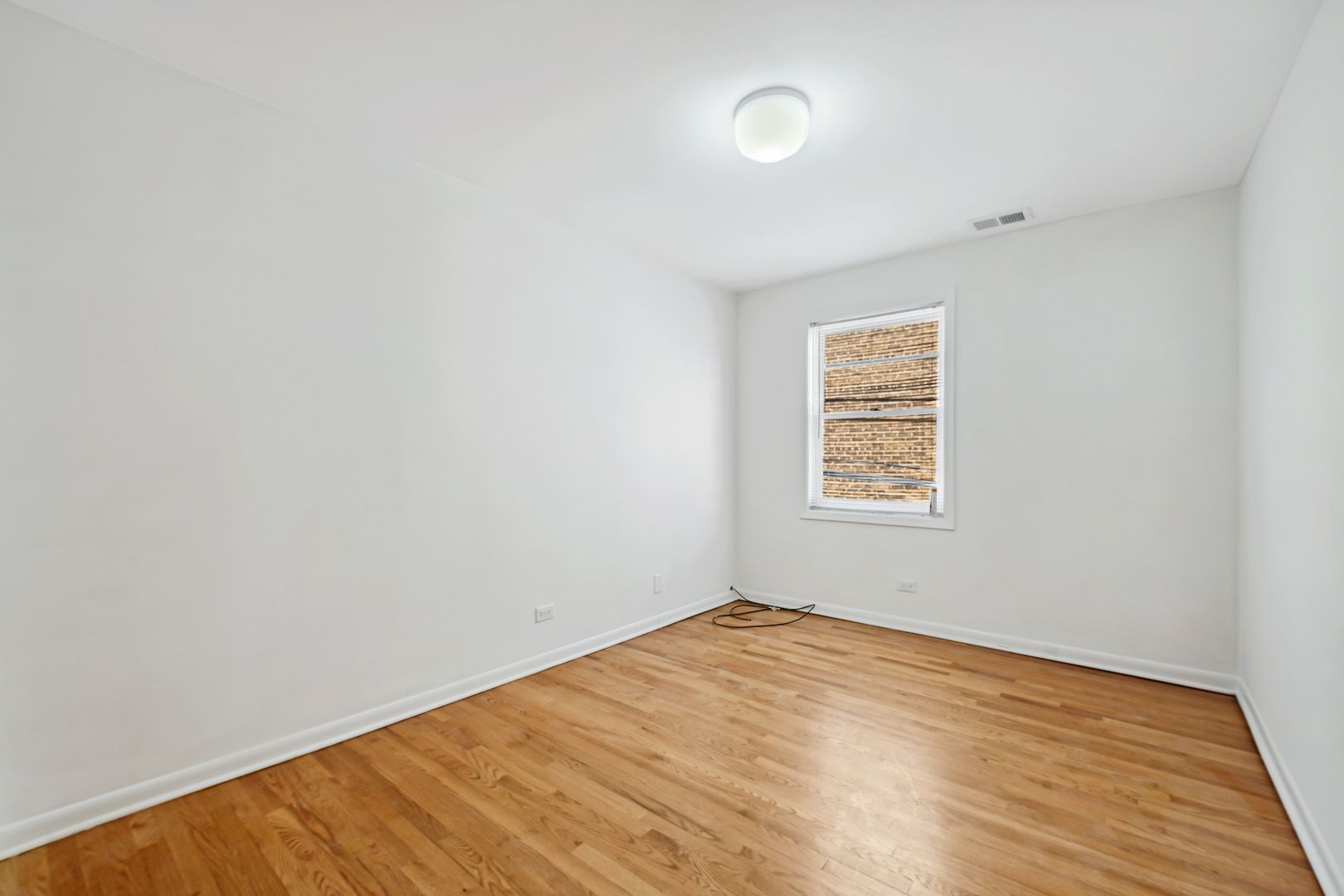 1948 W Byron Street Unit: 2B