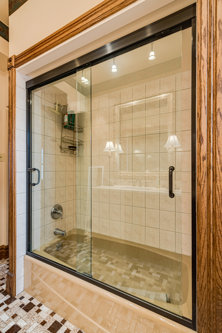 1218 W Elmdale Avenue Unit: 1