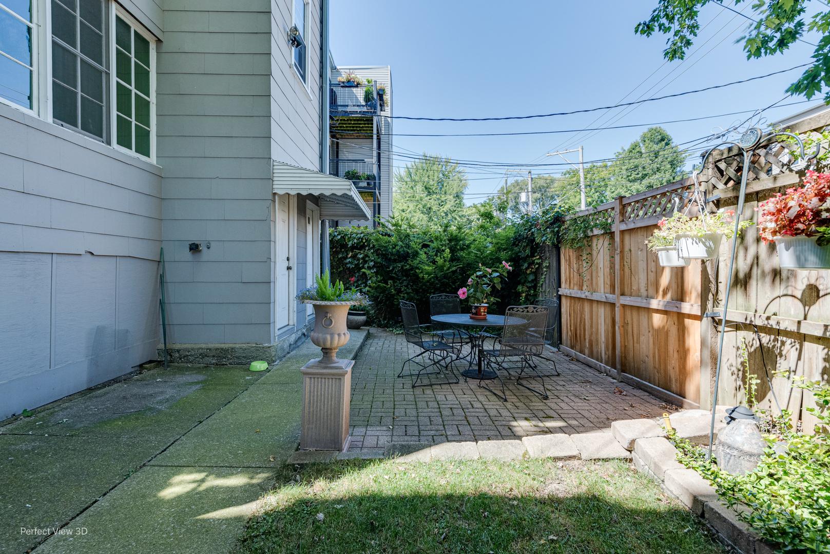 1218 W Elmdale Avenue Unit: 1