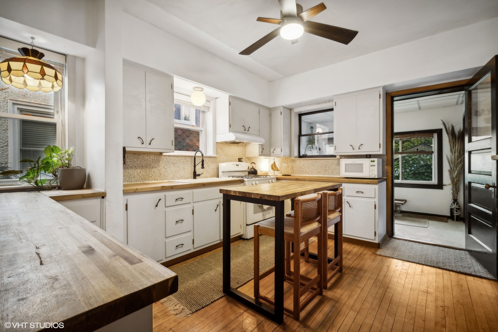 5036 W Sunnyside Avenue