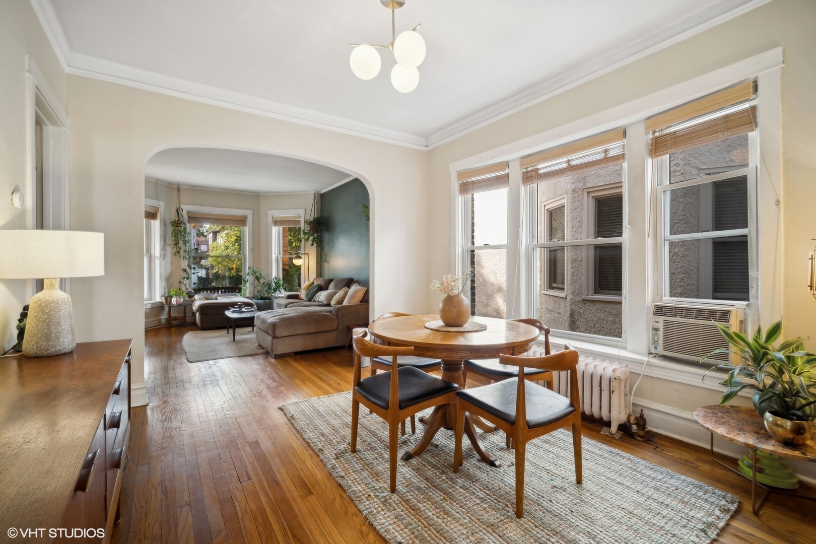 5036 W Sunnyside Avenue