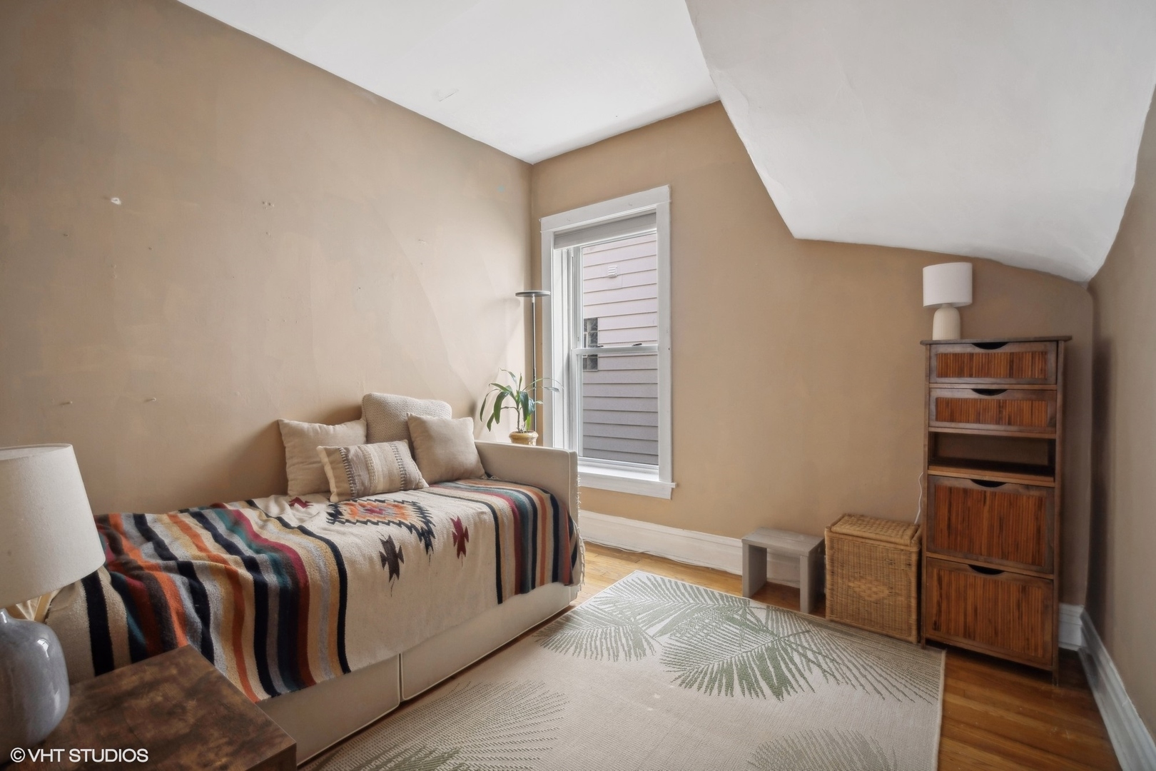 5036 W Sunnyside Avenue