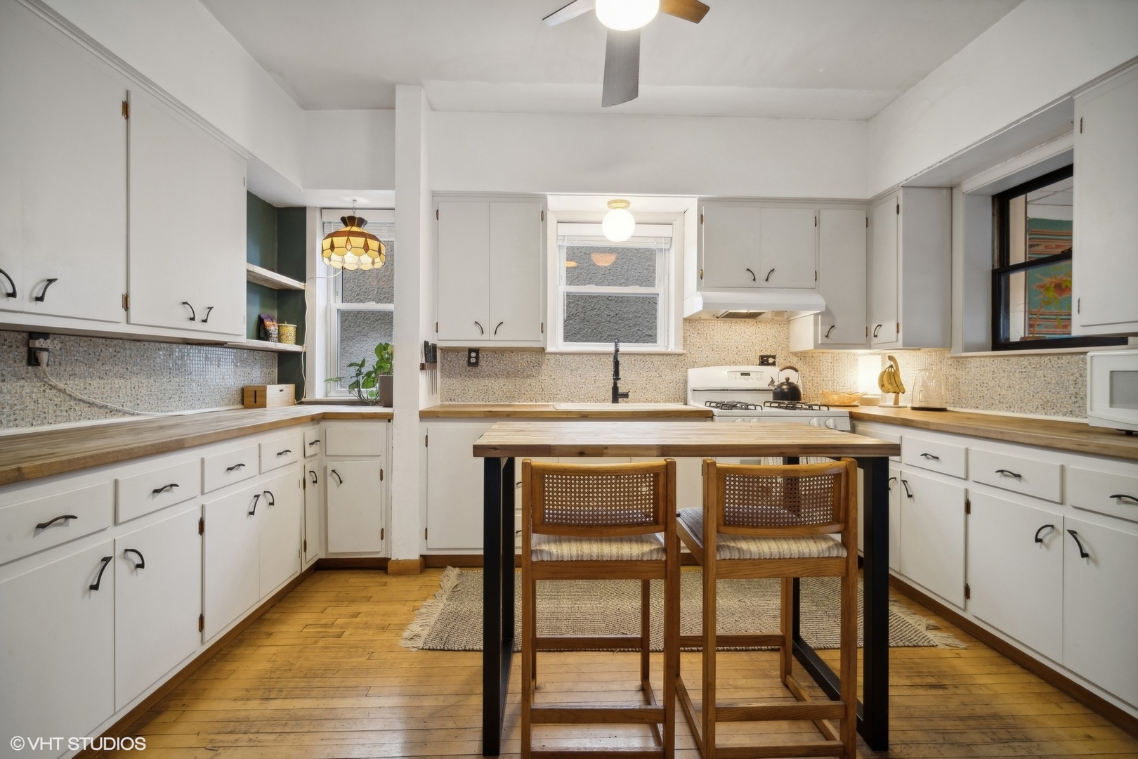 5036 W Sunnyside Avenue