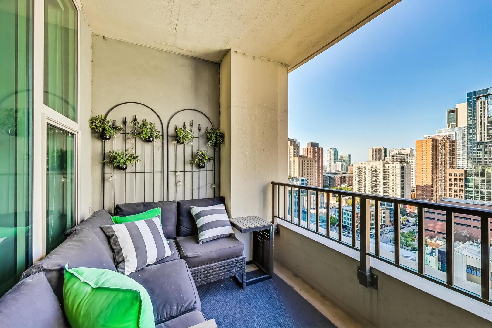 25 E Superior Street Unit: 1703