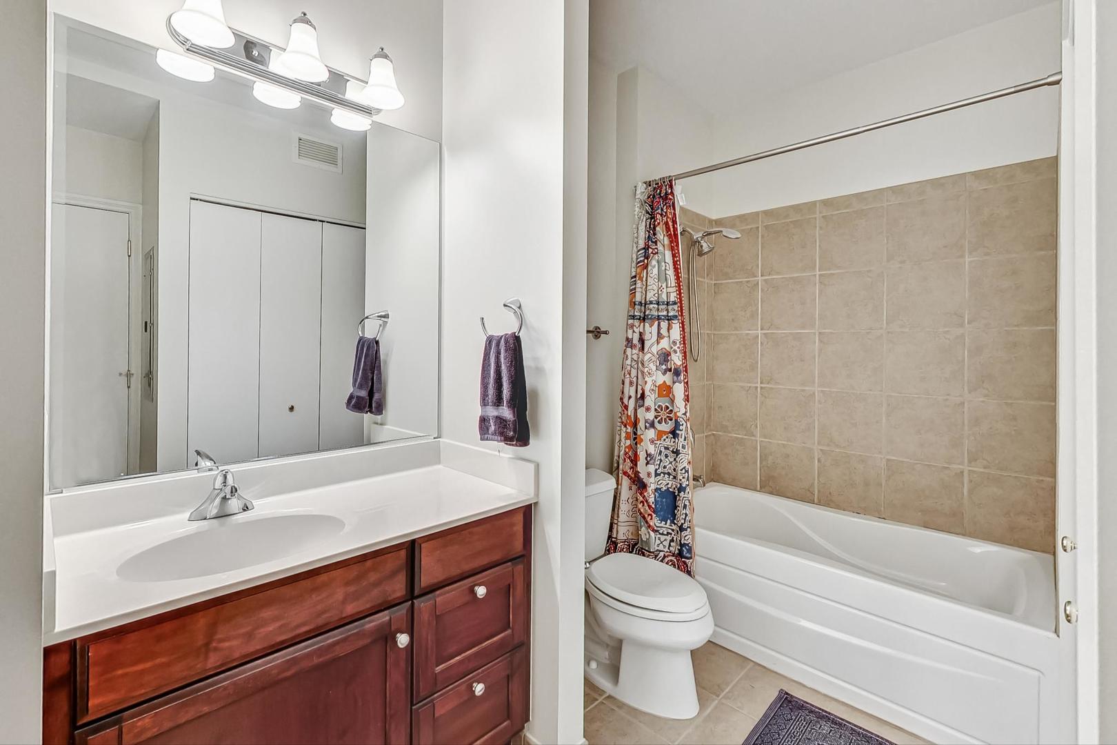 25 E Superior Street Unit: 1703