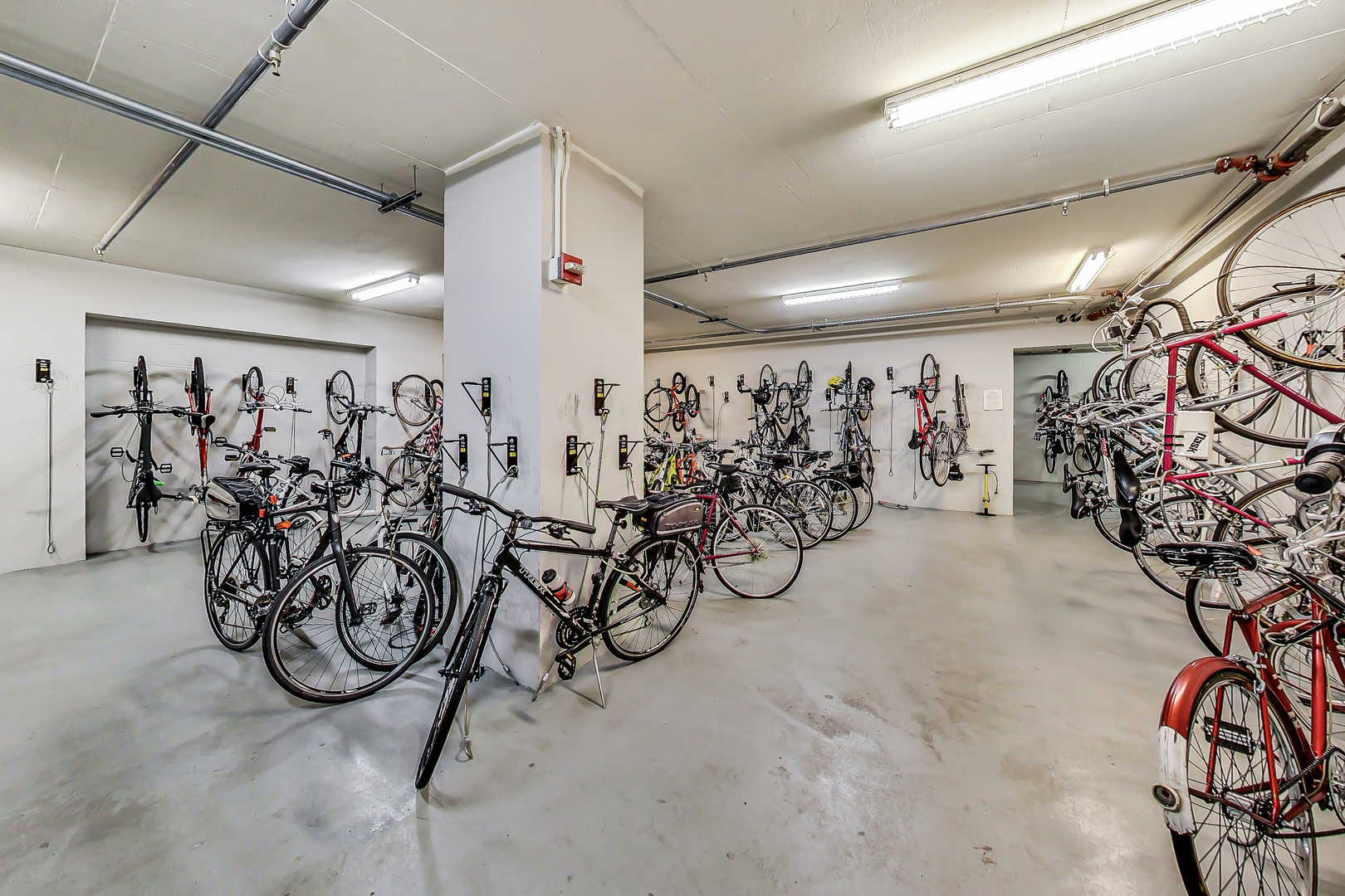 25 E Superior Street Unit: 1703